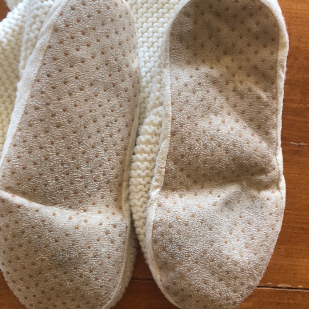 Cozy Off-white Slipper Shoes Boots | Small | 5-6 - Picture 3 of 7